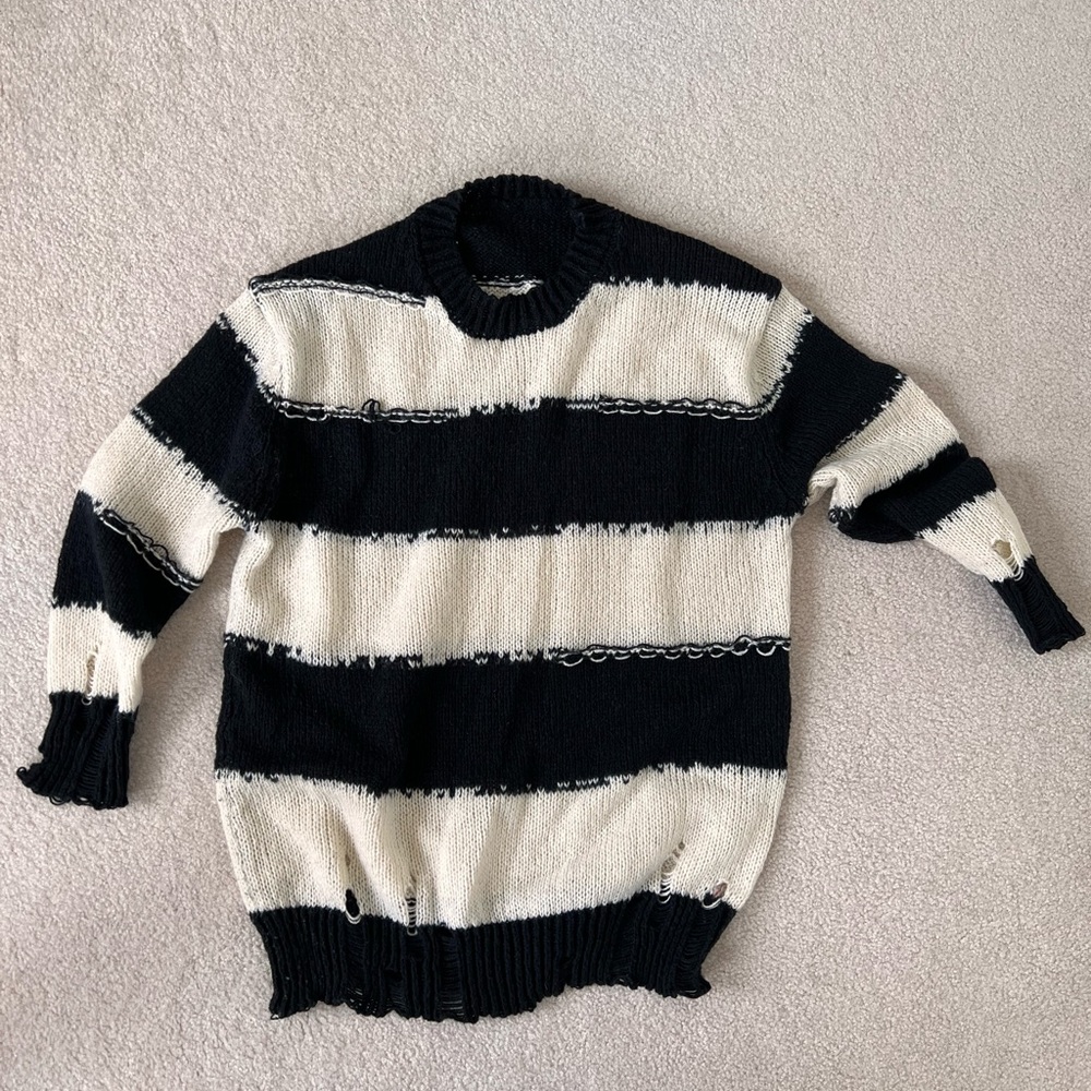 Black and white stripped woolen edgy long sleep oversized top